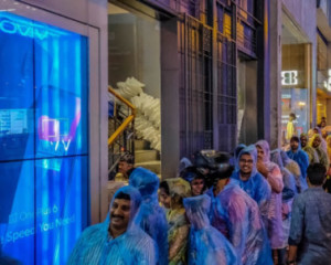 那些烈日下的排隊(duì)、等待，是一加在國(guó)內(nèi)的第一次大狂歡